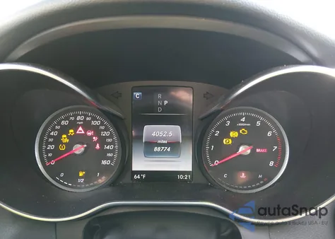 2018 Mercedes-Benz C 300 4Matic z USA, uszkodzony, nr VIN WDDWF4KB7JR330140